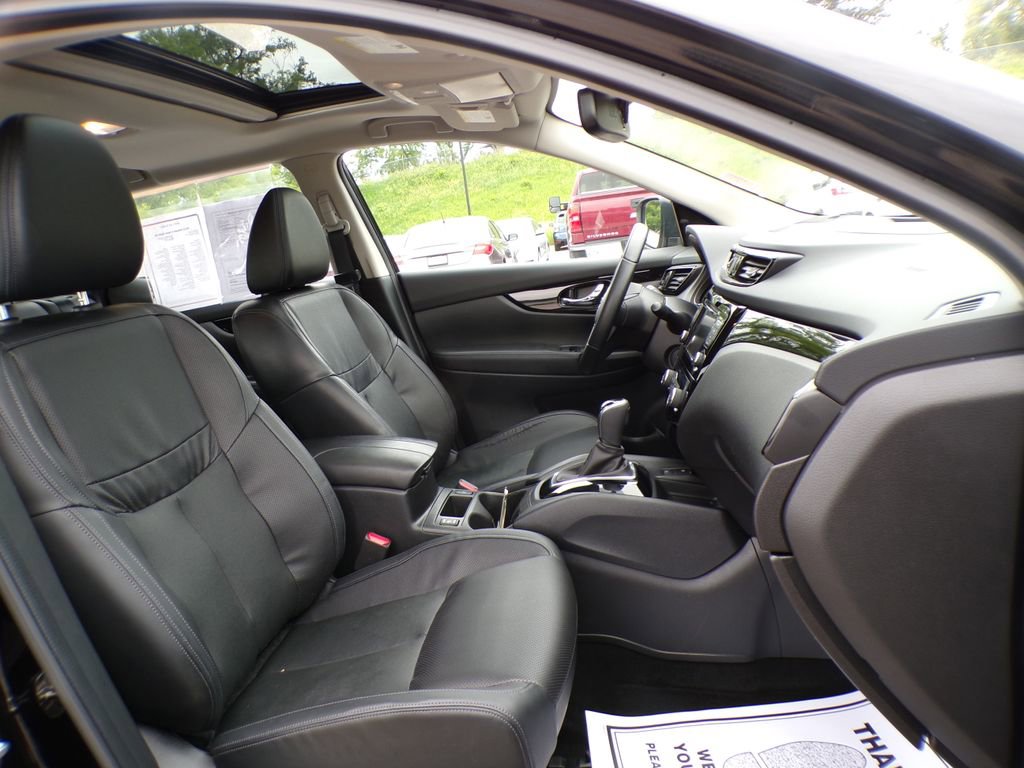 Used 2022 Nissan Rogue Sport SL w/ Premium Package AWD/4WD image 15