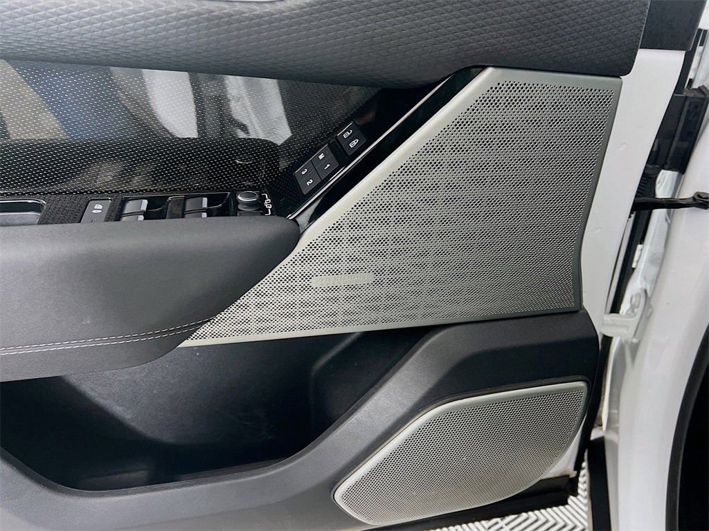 Used 2023 Land Rover Range Rover Velar HST image 18