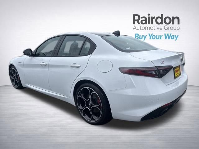 Used 2024 Alfa Romeo Giulia Veloce image 6