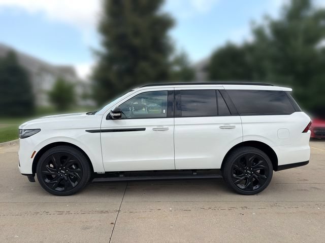 New 2027 Lincoln Navigator Reserve w/ Jet Appearance Package AWD/4WD image 9
