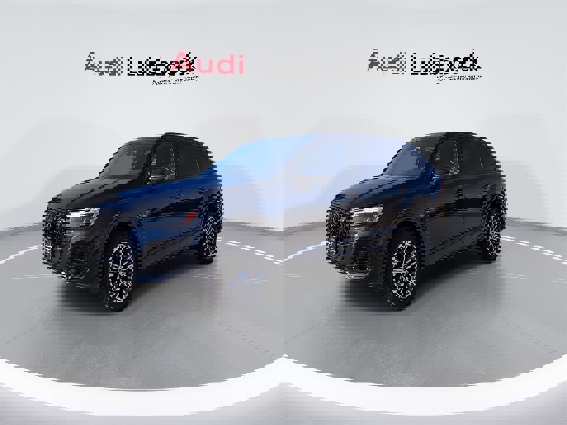 Used 2025 Audi Q7 2.0T Premium w/ Convenience Plus Package image 4