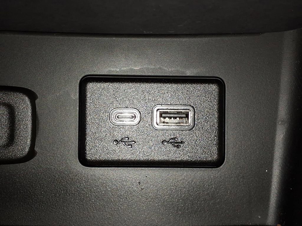 Certified 2023 GMC Acadia SLE w/ Driver Convenience Package image 14