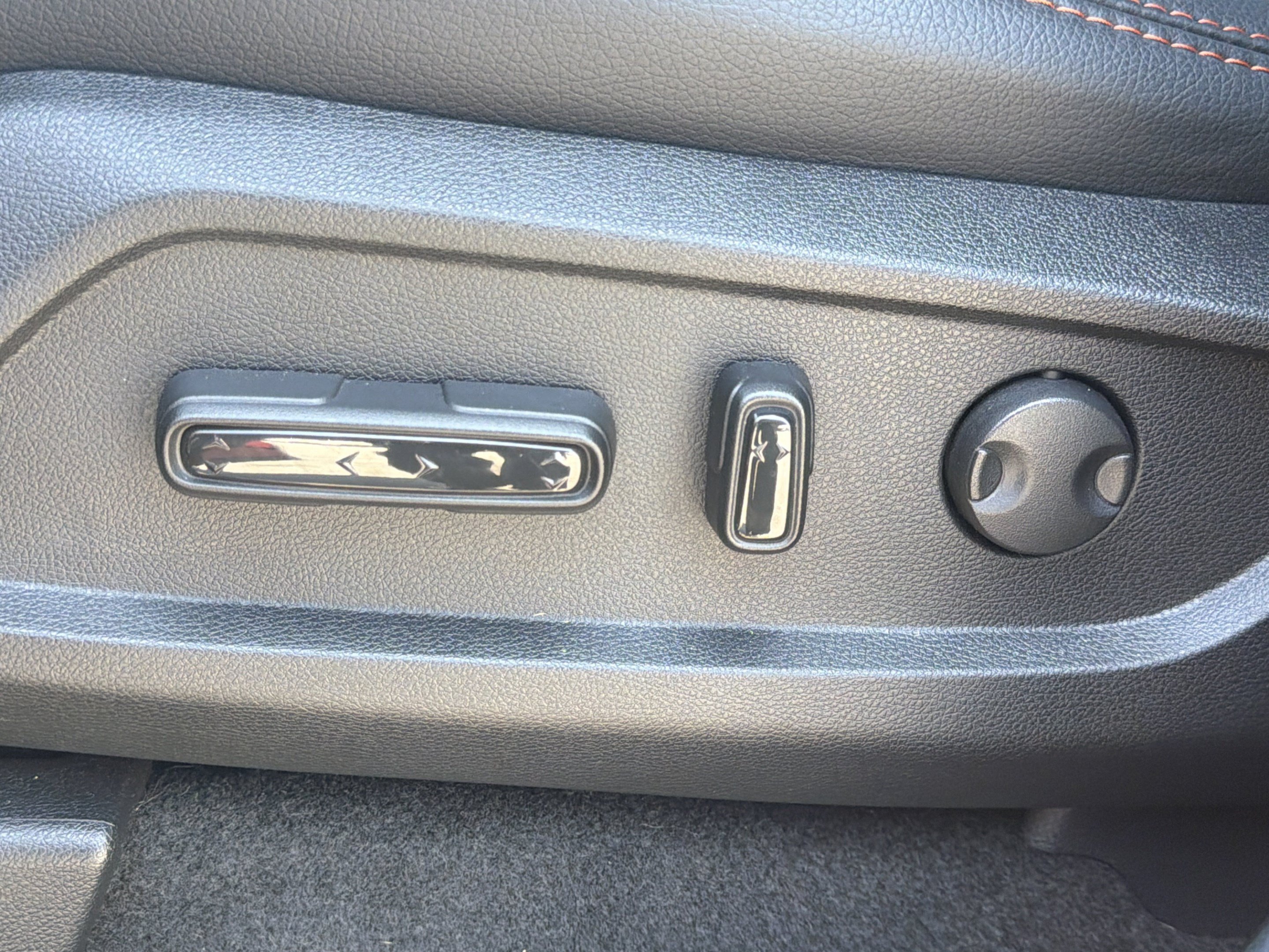 Used 2025 Honda Pilot TrailSport image 25