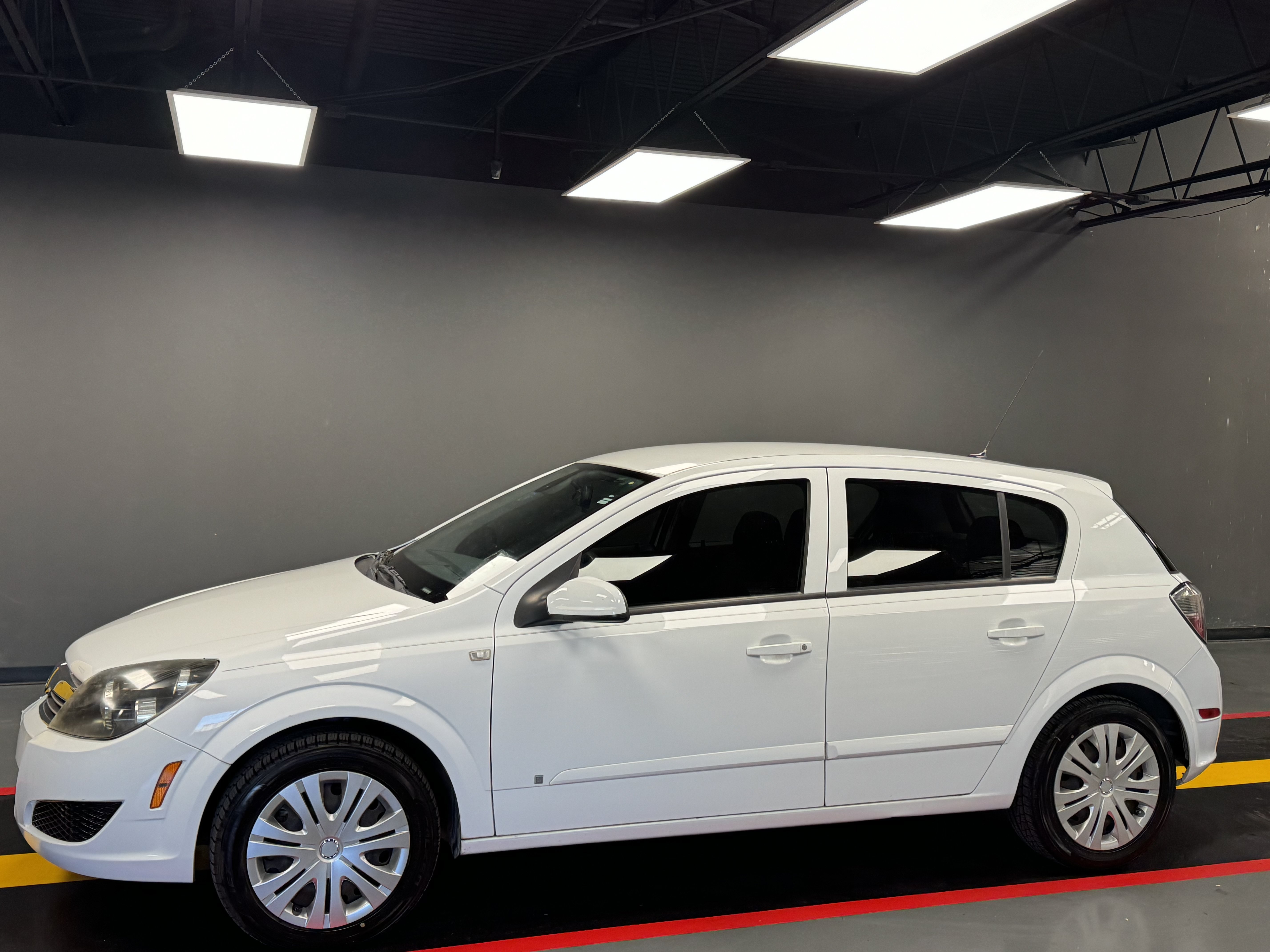 Used 2008 Saturn Astra XE FWD image 3