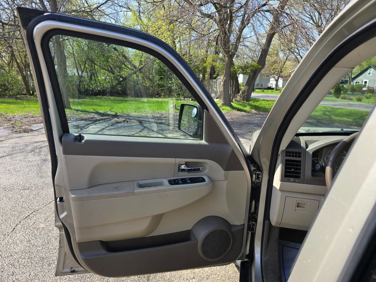 Used 2011 Jeep Liberty Sport w/ Popular Equipment Group AWD/4WD image 12