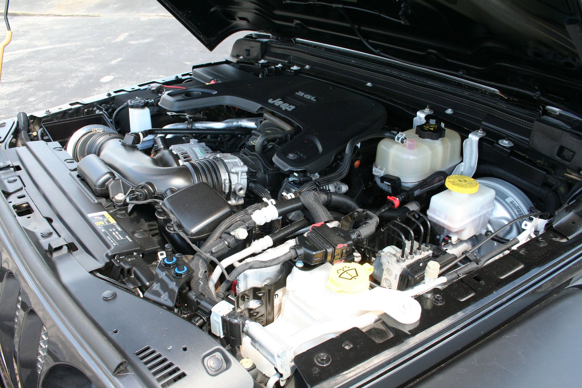 Used 2020 Jeep Wrangler Sport image 34