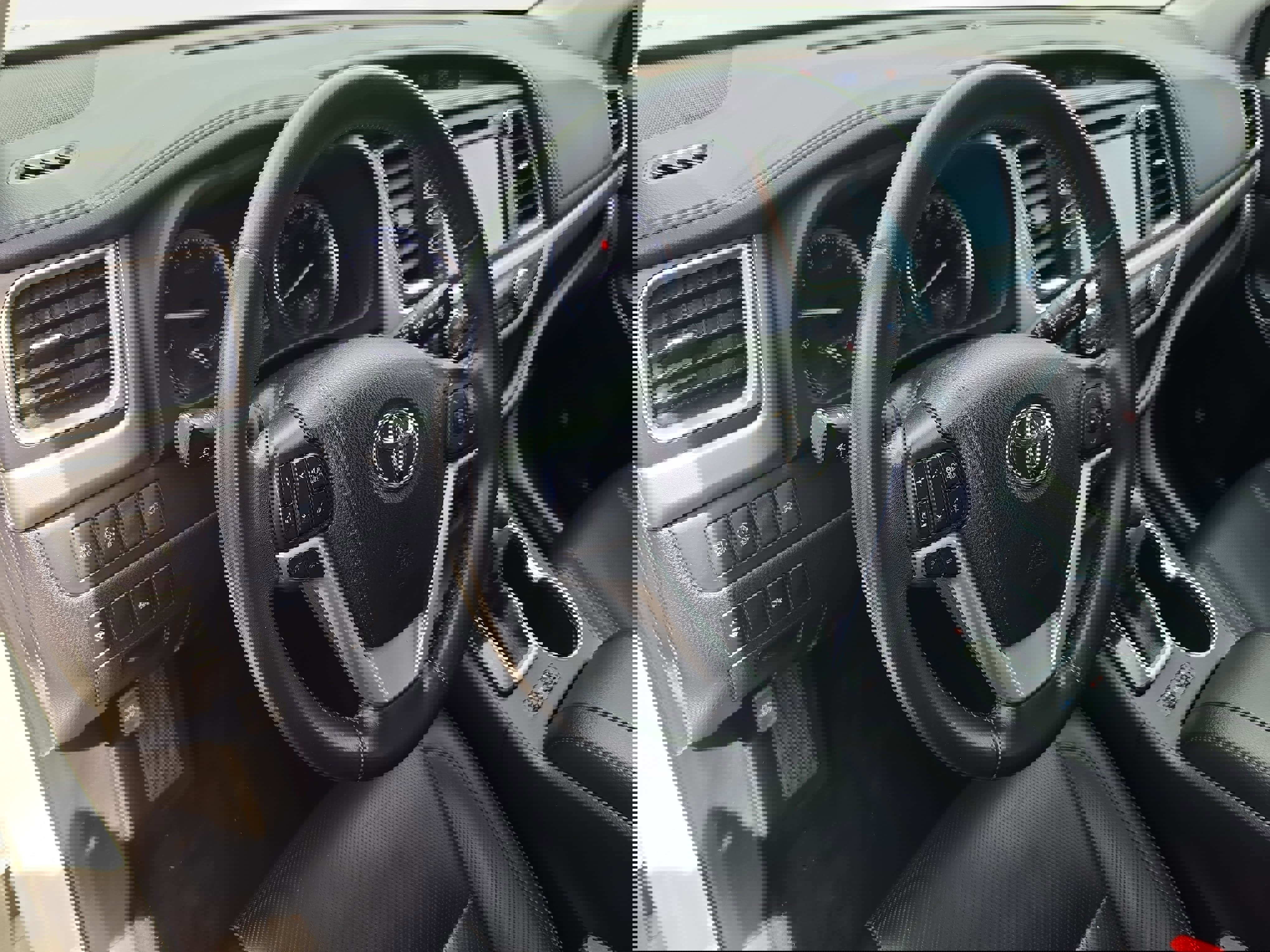 Used 2019 Toyota Highlander Limited image 16