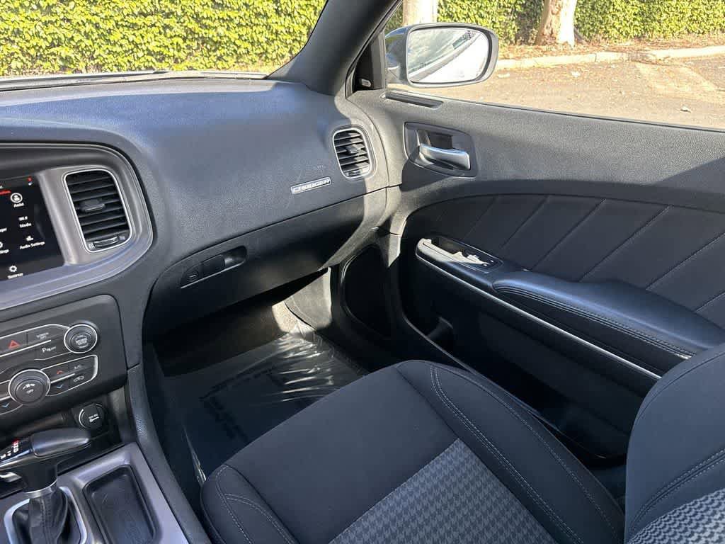 Used 2023 Dodge Charger SXT RWD image 2