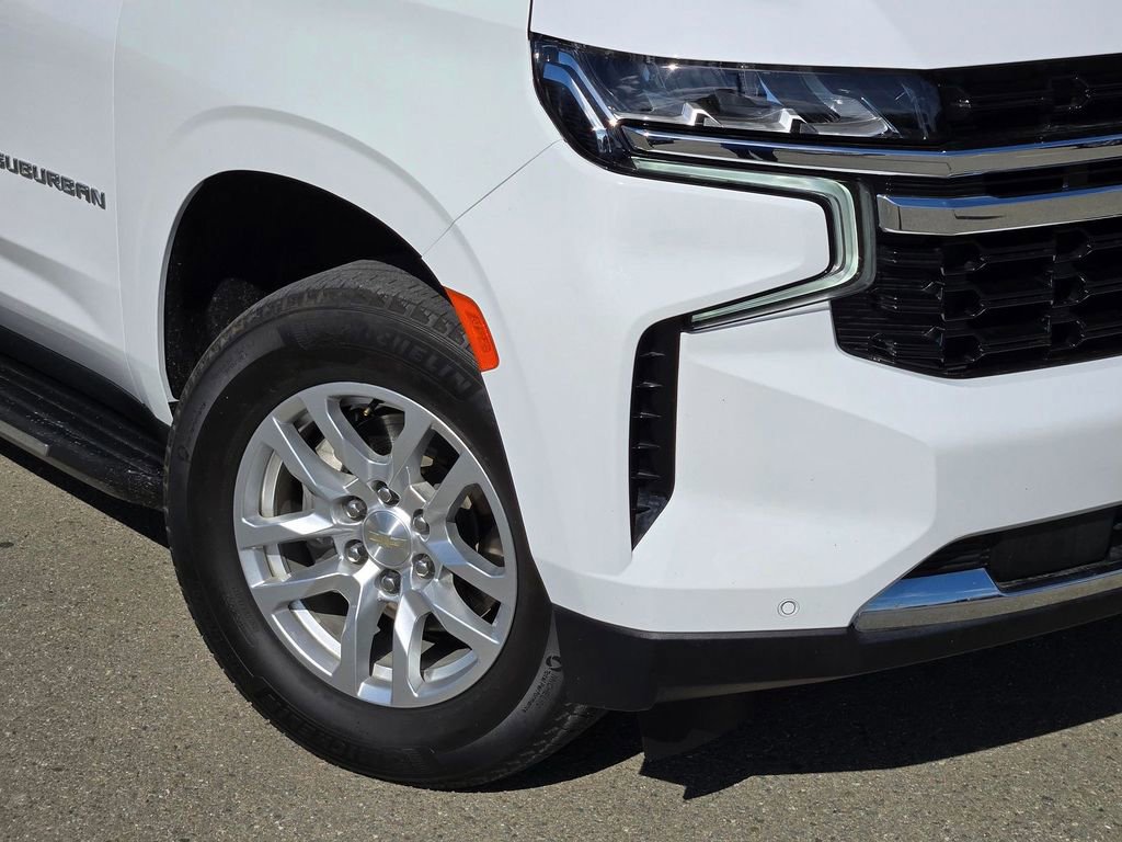 Used 2023 Chevrolet Suburban LS AWD/4WD image 9