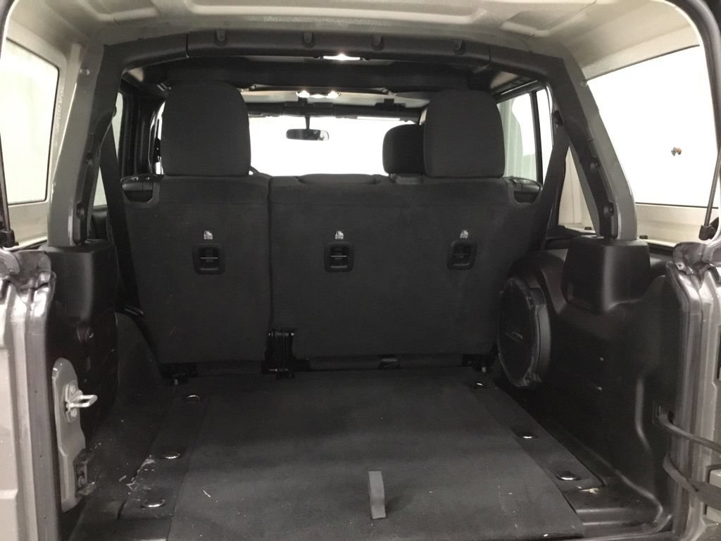 Used 2022 Jeep Wrangler Unlimited Sport AWD/4WD image 17