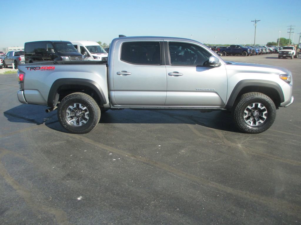 Used 2023 Toyota Tacoma TRD Off-Road w/ TRD Premium Off Road Package AWD/4WD image 6