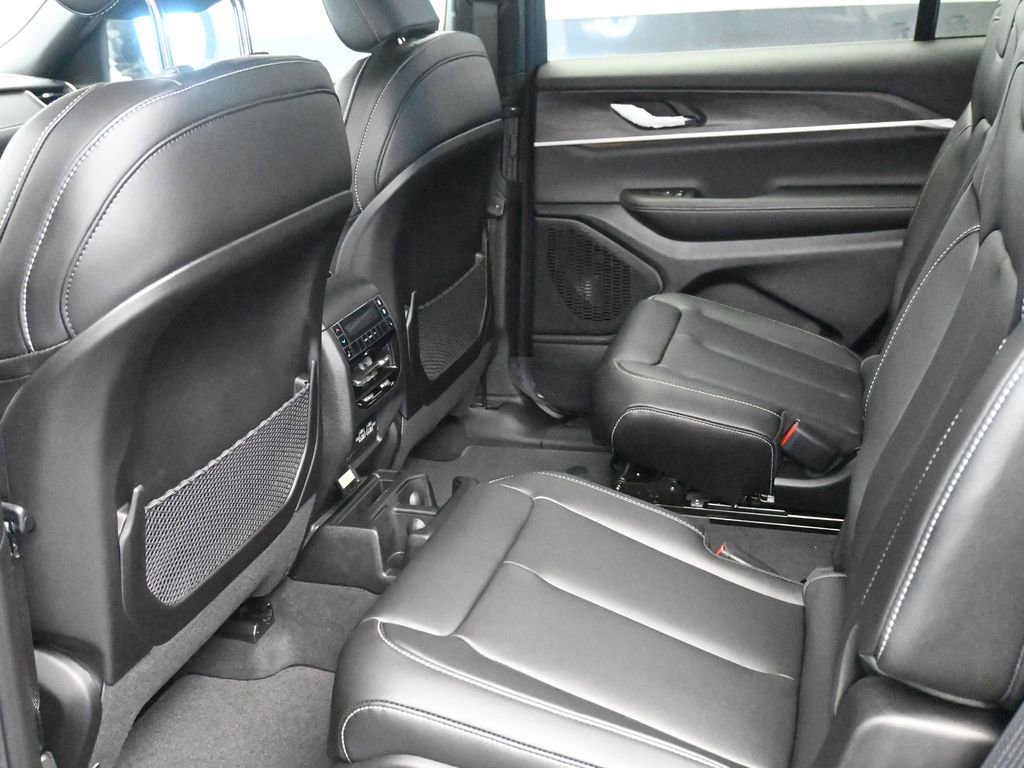 New 2025 Jeep Grand Cherokee L Limited image 12