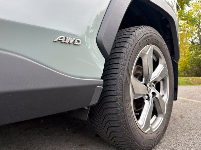 Used 2021 Toyota RAV4 XLE Premium AWD/4WD image 9