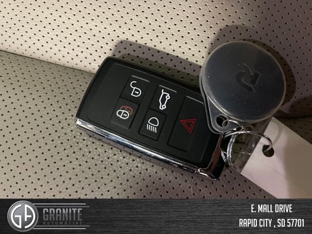 Used 2024 Land Rover Defender 110 X-Dynamic SE image 29