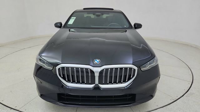 Used 2026 BMW 530i image 2