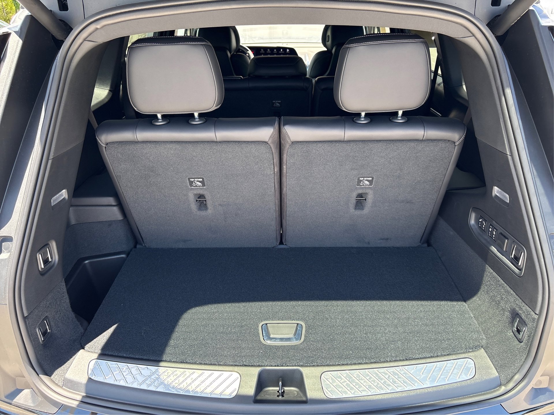 New 2027 Cadillac Vistiq Luxury AWD/4WD image 11