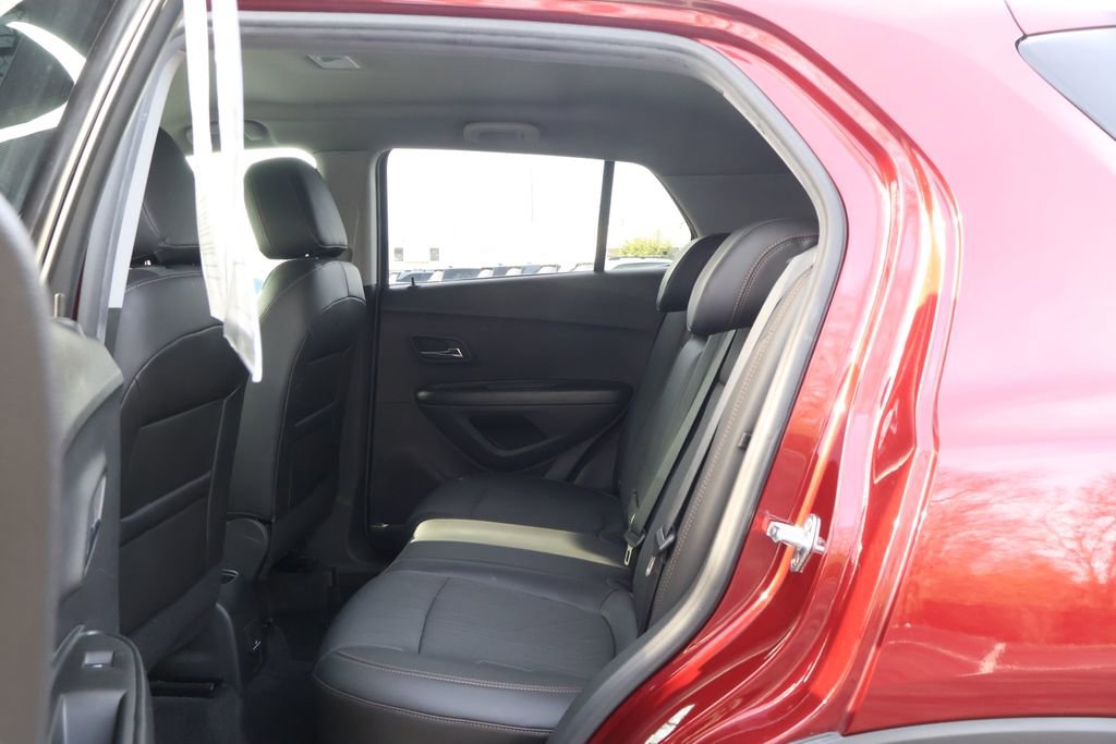 Used 2022 Chevrolet Trax LT w/ LT Convenience Package image 41