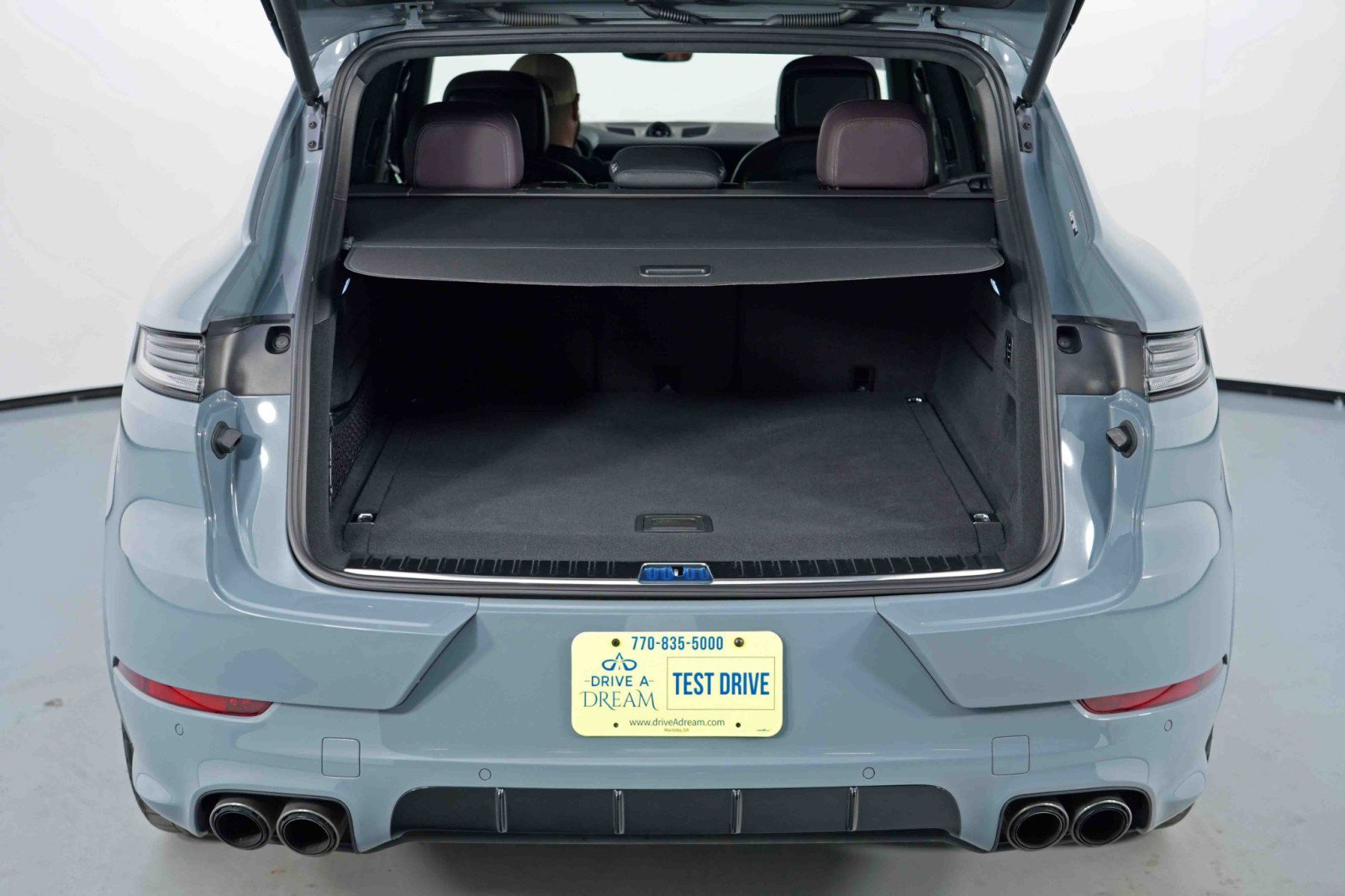 Used 2024 Porsche Cayenne Turbo image 10