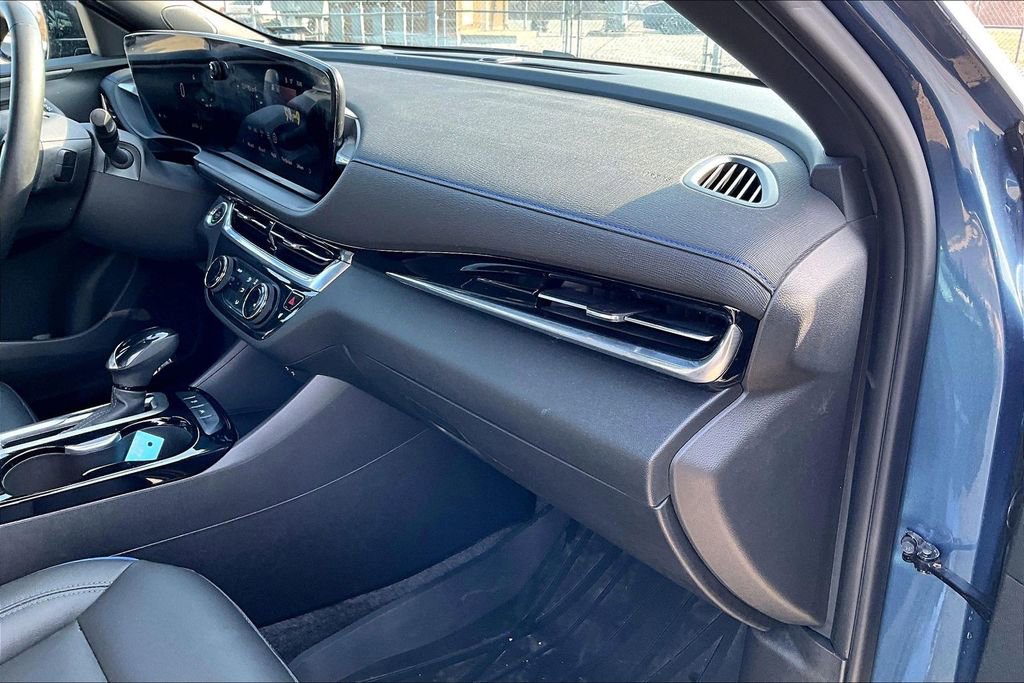 Used 2024 Buick Envista Sport Touring w/ Advanced Safety Package image 21