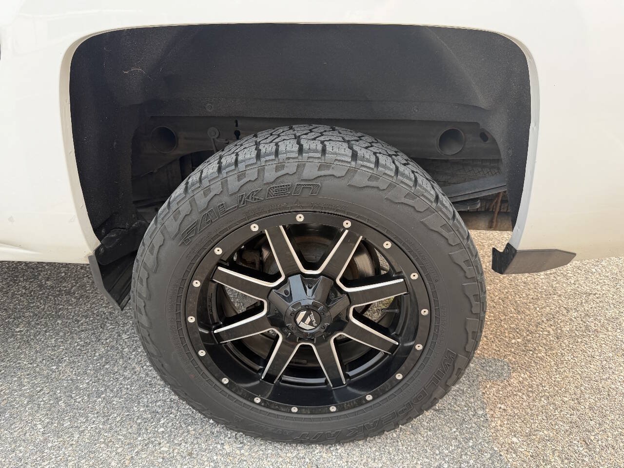 Used 2018 Chevrolet Silverado 1500 LT w/ LPO, Essentials Package AWD/4WD image 25