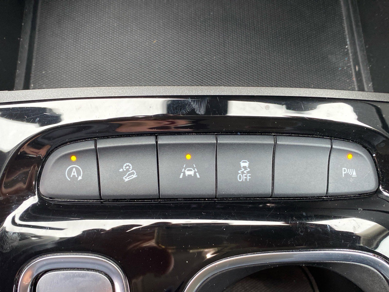 Used 2023 Buick Envision Essence w/ Sport Touring Package image 13