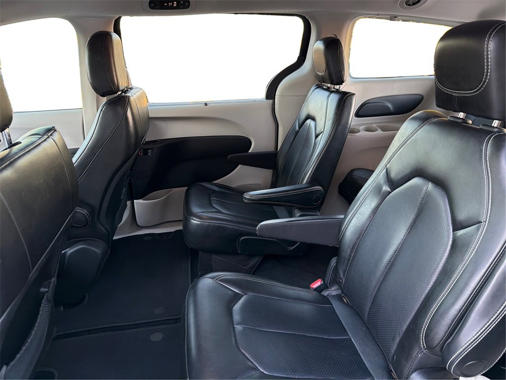 Used 2021 Chrysler Voyager Lxi image 11
