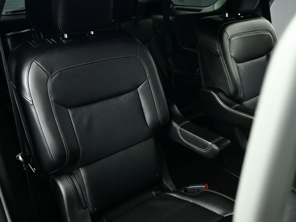 Used 2022 Ford Explorer Limited w/ Equipment Group 301A image 31