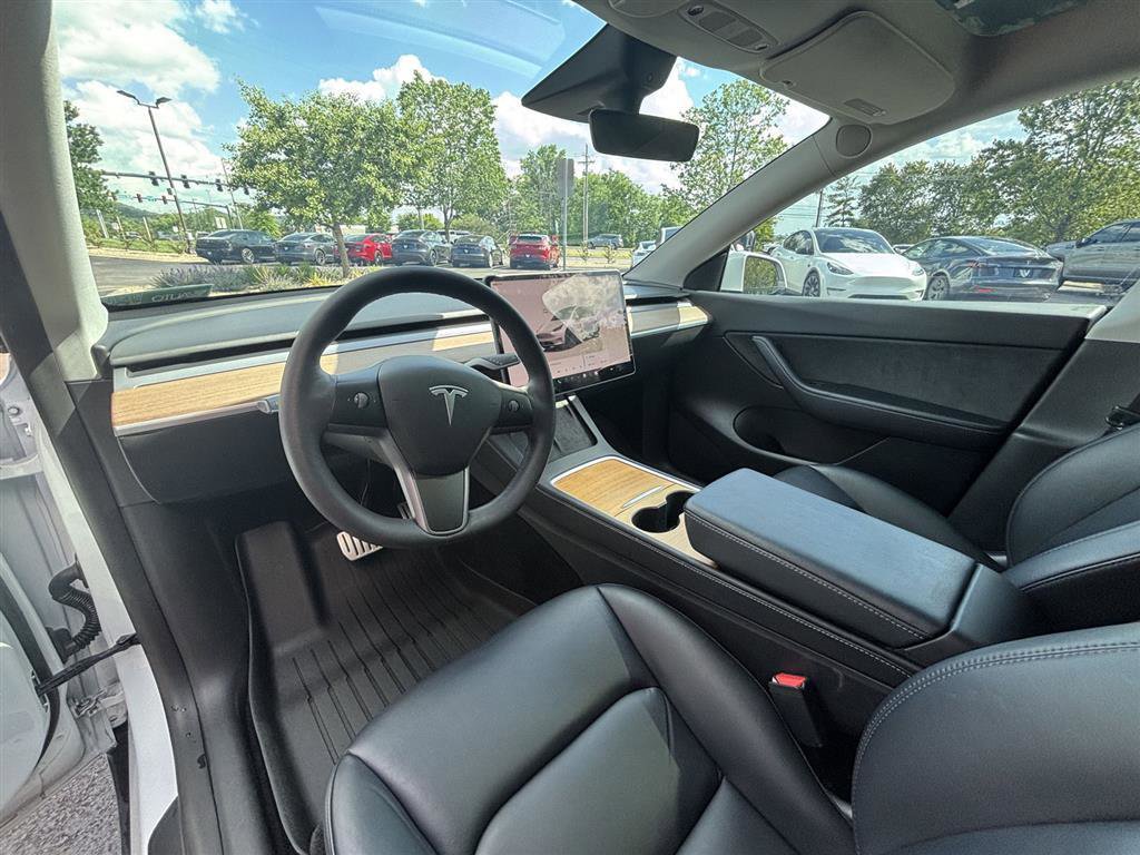 Used 2022 Tesla Model Y Performance AWD/4WD image 24