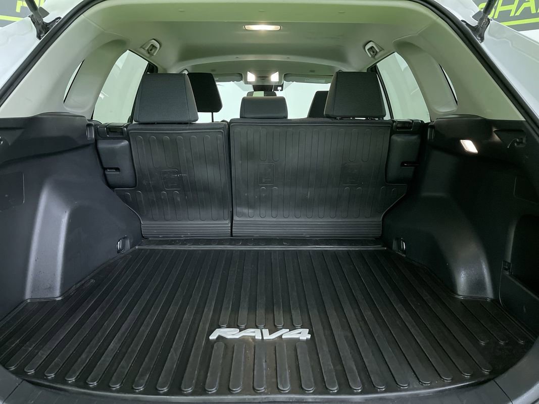 Used 2024 Toyota RAV4 LE image 27