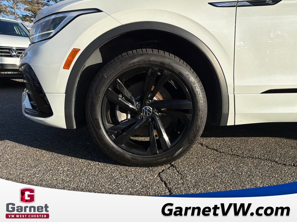 Certified 2023 Volkswagen Tiguan SE R-Line image 27