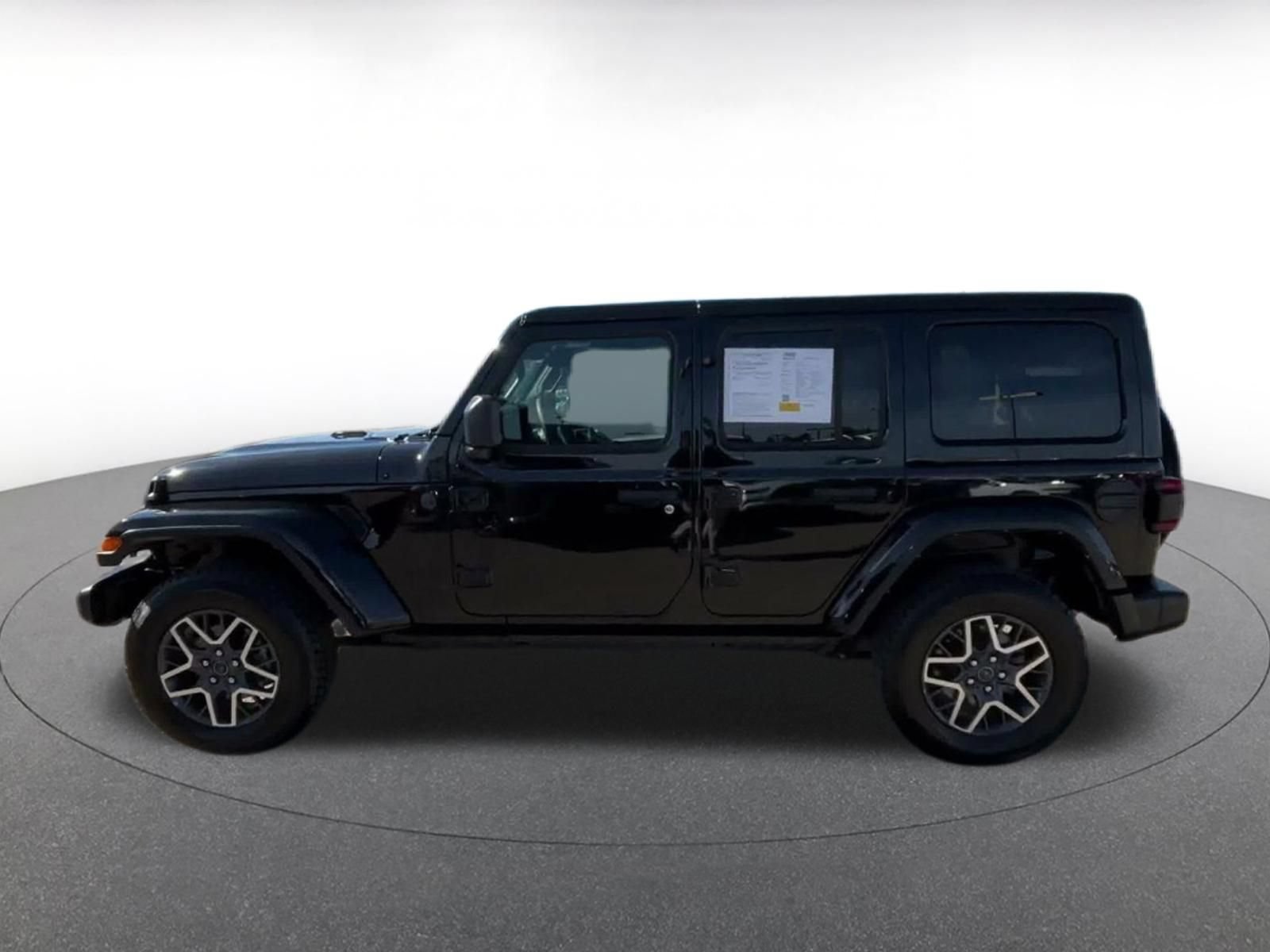 Used 2025 Jeep Wrangler Unlimited Sahara AWD/4WD image 6
