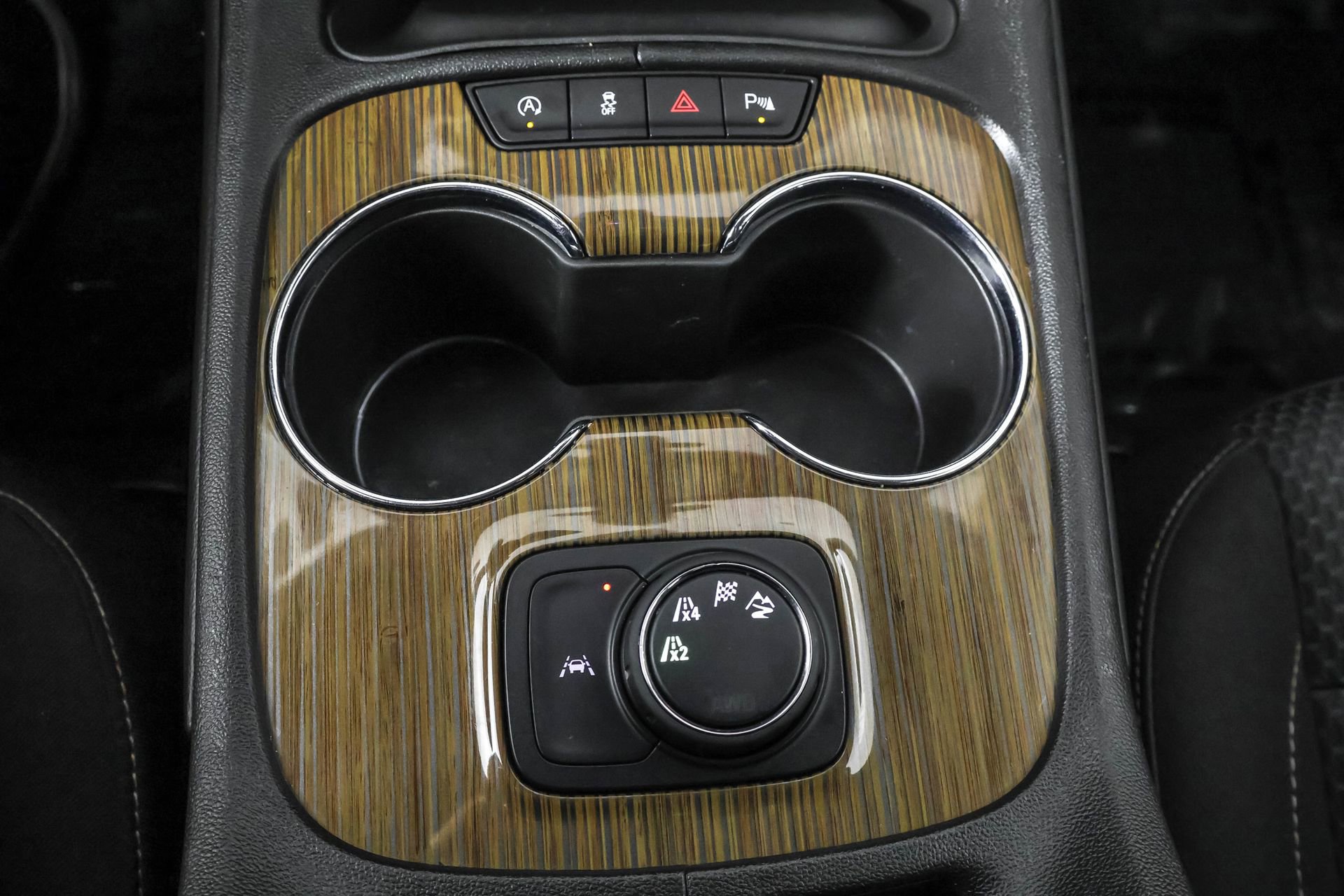 Used 2023 GMC Acadia SLE w/ LPO, Floor Liner Package image 33