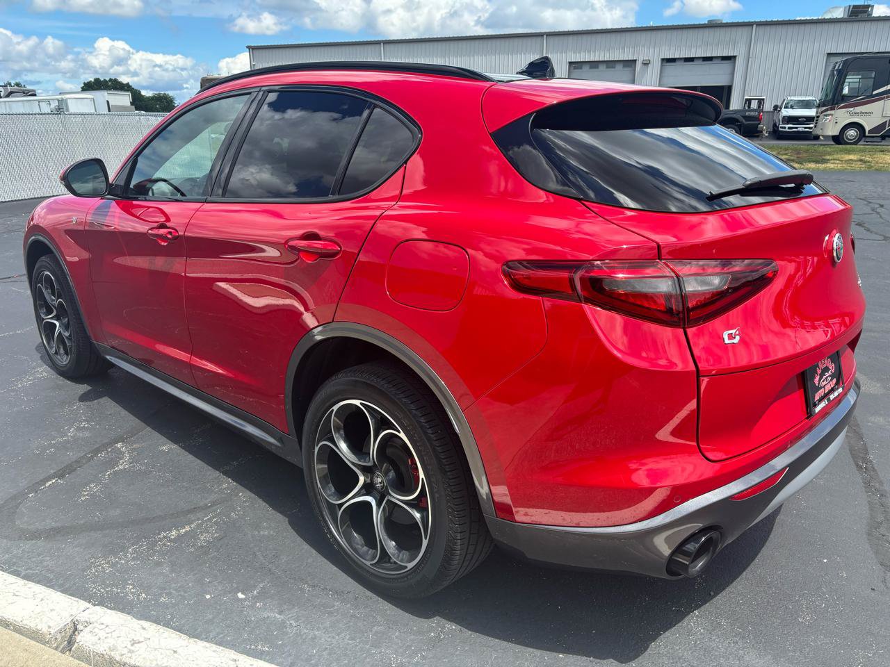 Used 2023 Alfa Romeo Stelvio Ti AWD/4WD image 5