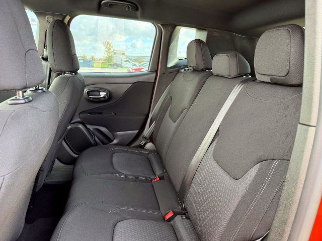 Used 2021 Jeep Renegade Latitude image 11