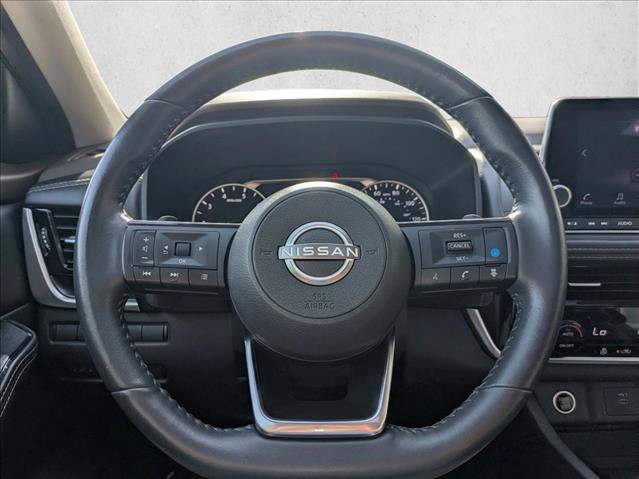 Used 2023 Nissan Rogue SV w/ SV Premium Package image 11