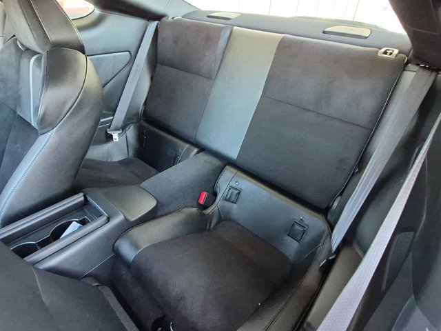 Used 2025 Toyota GR86 Premium w/ ALL Weather Mat Package (TMS) RWD image 16