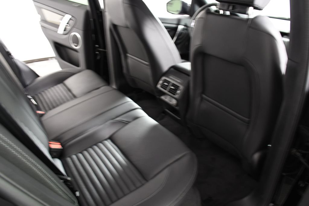 Certified 2025 Land Rover Discovery Sport Dynamic SE AWD/4WD image 23