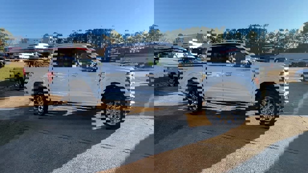 Used 2024 Ford F150 Lariat w/ FX4 Off-Road Package image 16