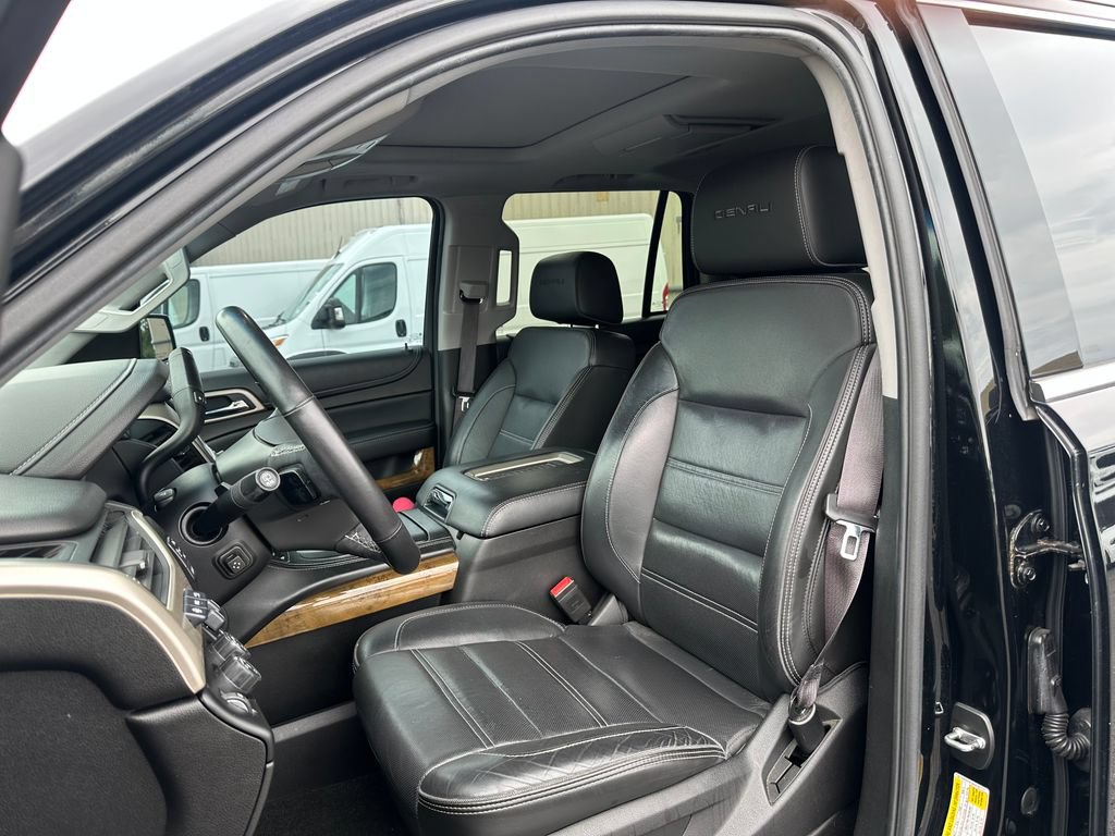 Used 2017 GMC Yukon Denali w/ Open Road Package AWD/4WD image 18