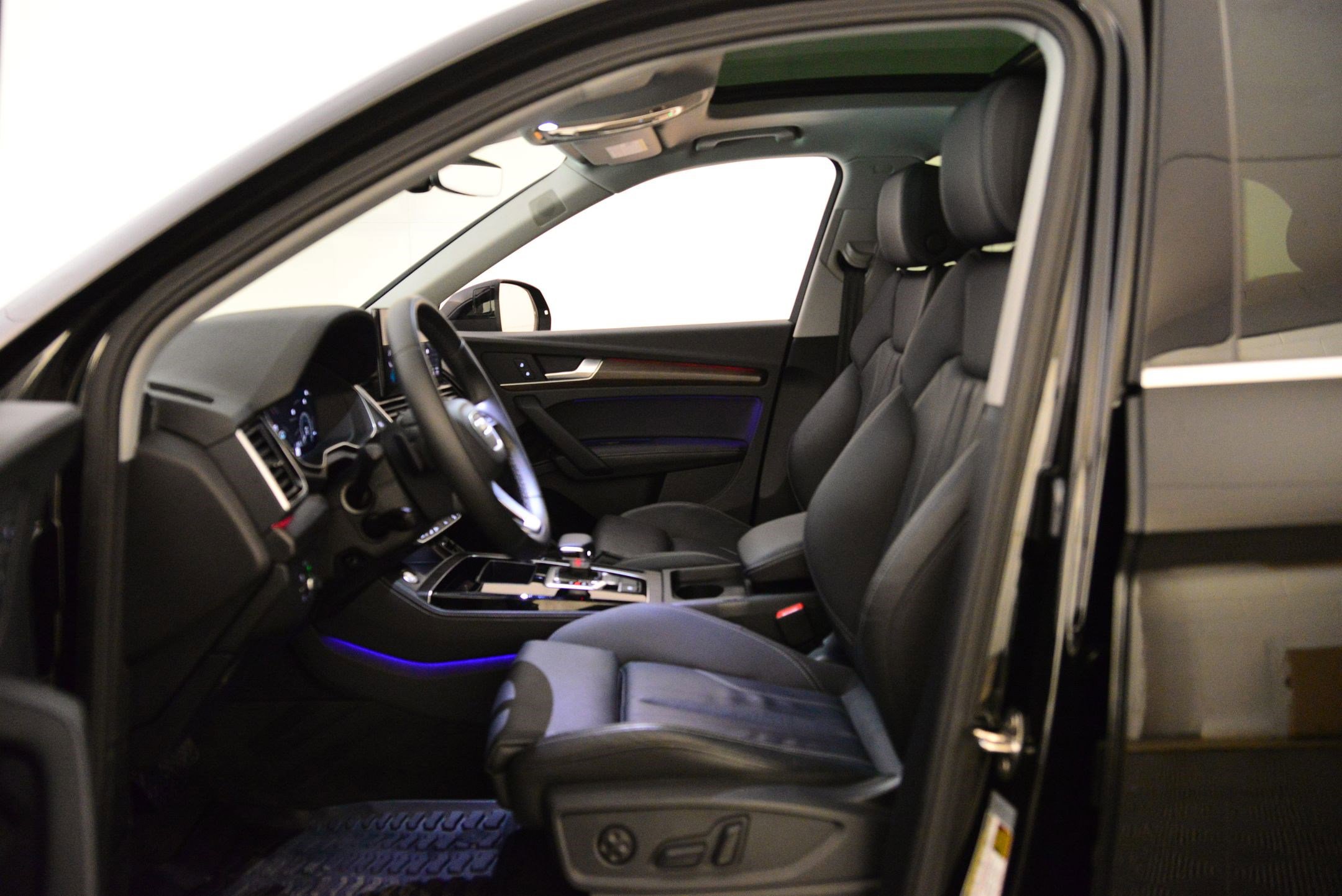 Certified 2025 Audi Q5 e Premium Plus image 27