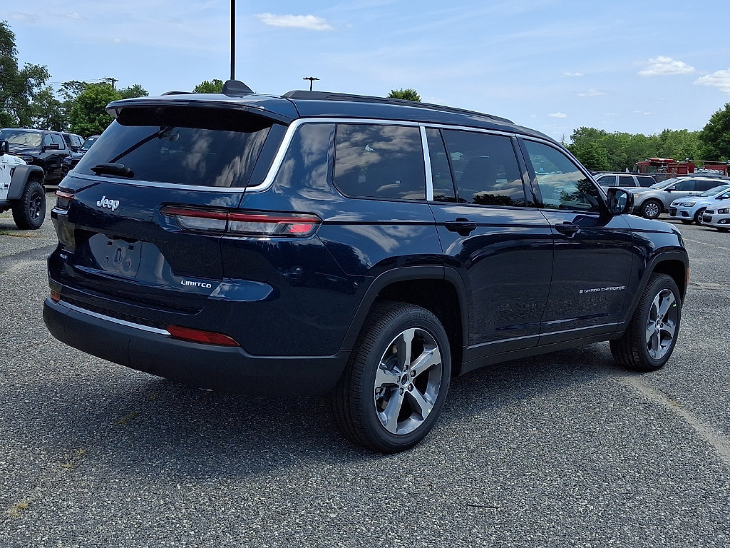 New 2026 Jeep Grand Cherokee L Limited w/ Luxury Tech Group II AWD/4WD image 8