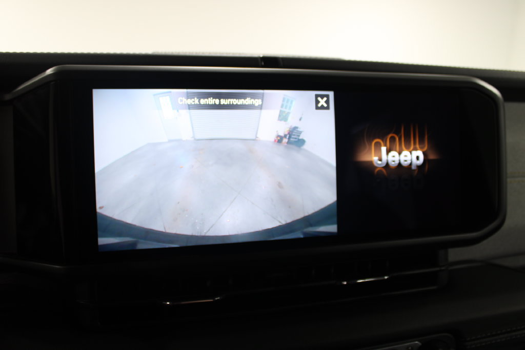Used 2025 Jeep Wrangler Unlimited Sahara AWD/4WD image 48