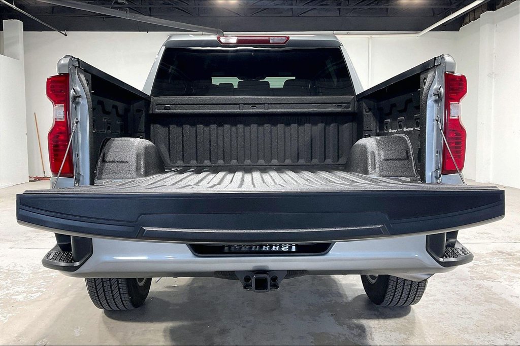 Used 2026 Chevrolet Silverado 1500 Custom RWD image 34