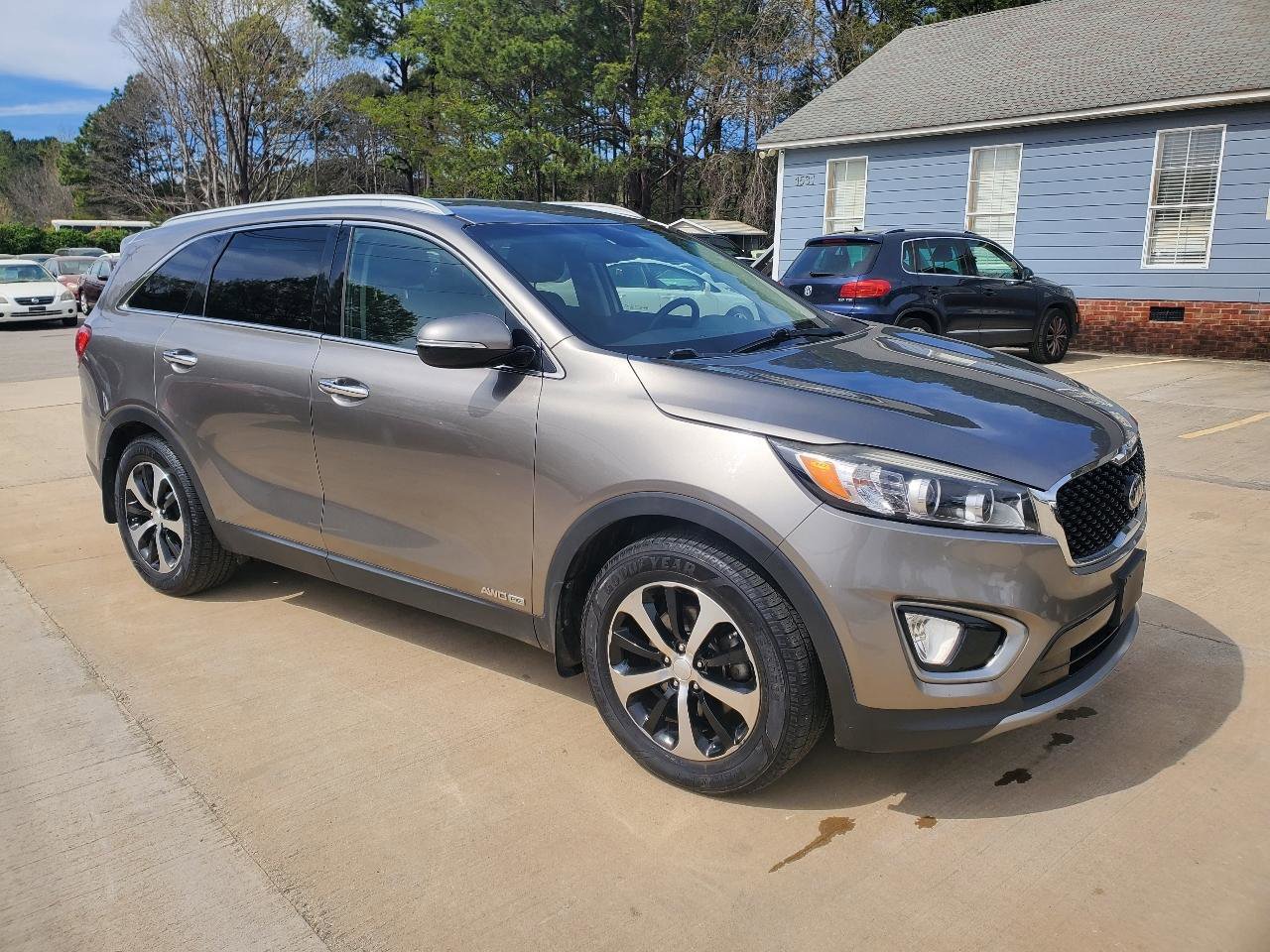 Used 2016 Kia Sorento EX image 3