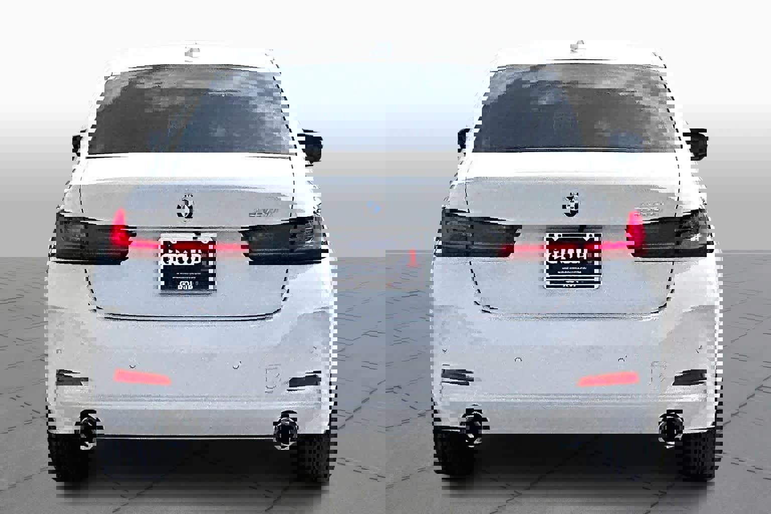 Used 2026 BMW 330i Sedan w/ Convenience Package image 4