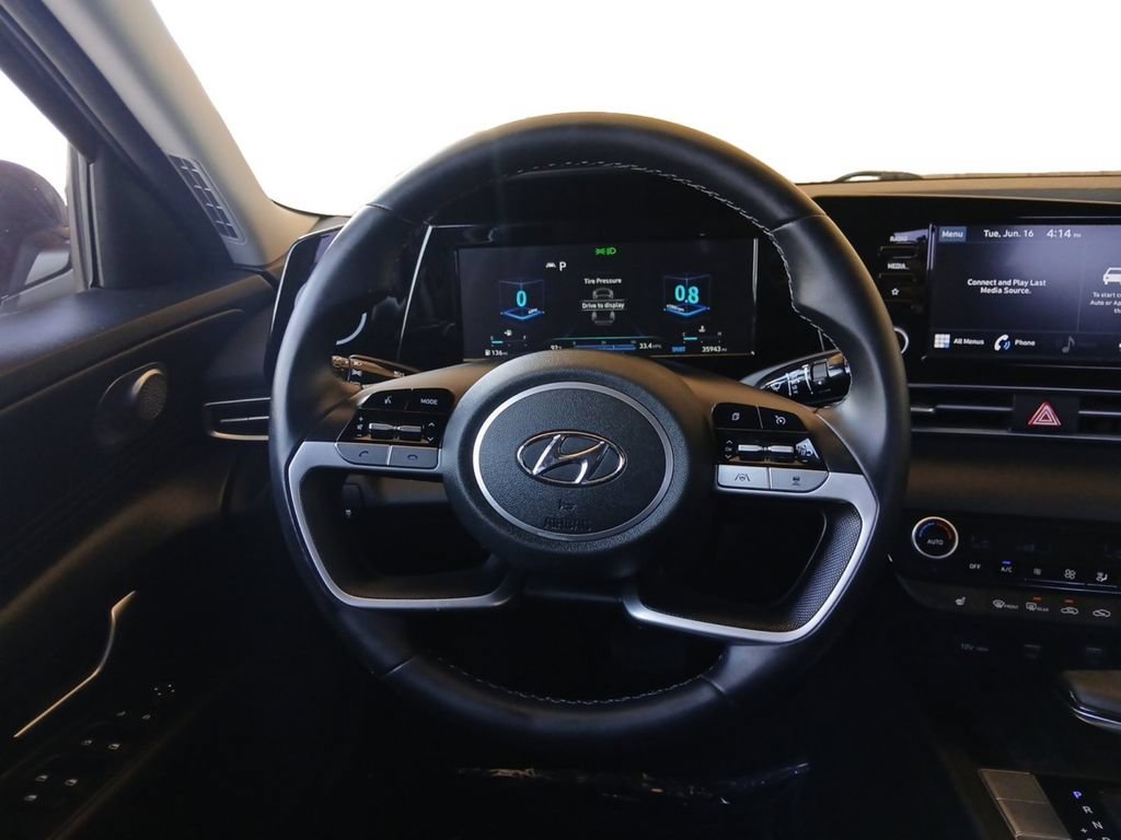 Used 2021 Hyundai Elantra SEL w/ Convenience Package FWD image 11