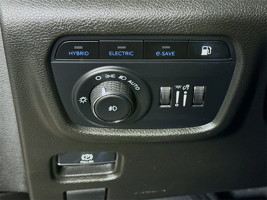 Used 2022 Jeep Grand Cherokee Limited 4xe image 22