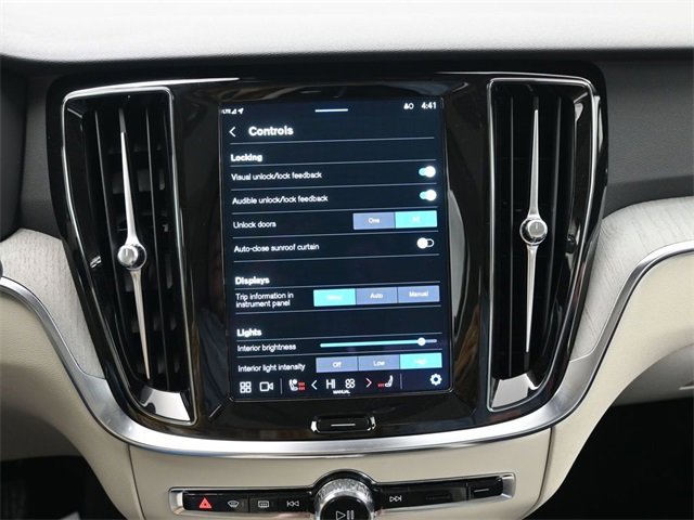 Used 2025 Volvo S60 B5 Plus image 17