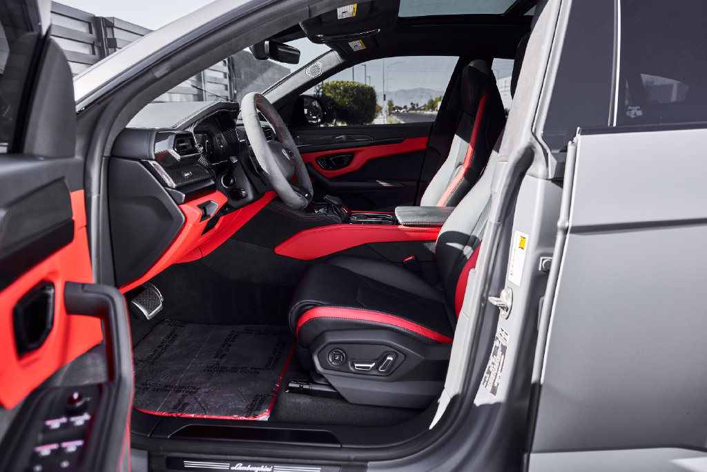 Used 2025 Lamborghini Urus S AWD/4WD image 30
