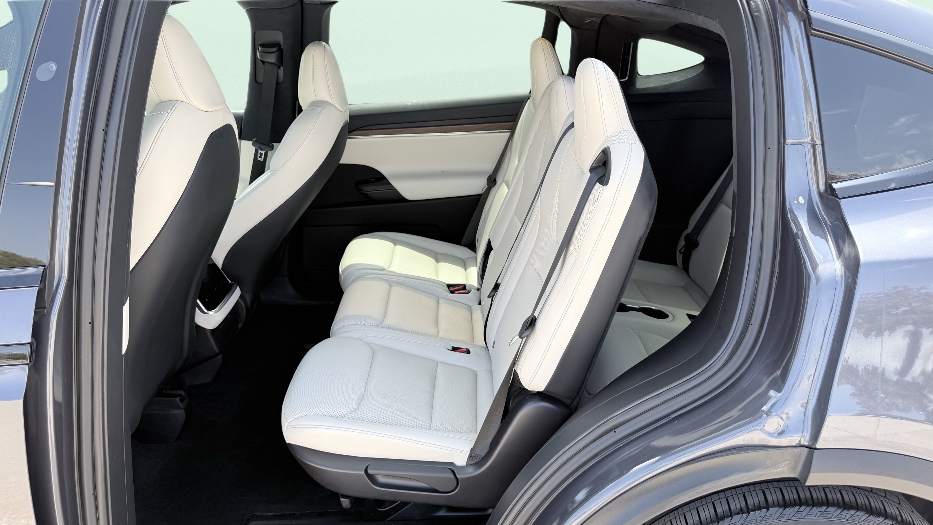 Used 2022 Tesla Model X AWD/4WD image 36